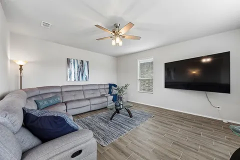 $379,900 | 925 Billups Drive, Van Alstyne, TX 75495