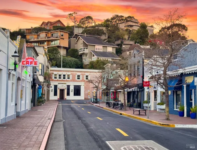 $3,077,000 | 1916 Mar W Street, Tiburon, CA 94920