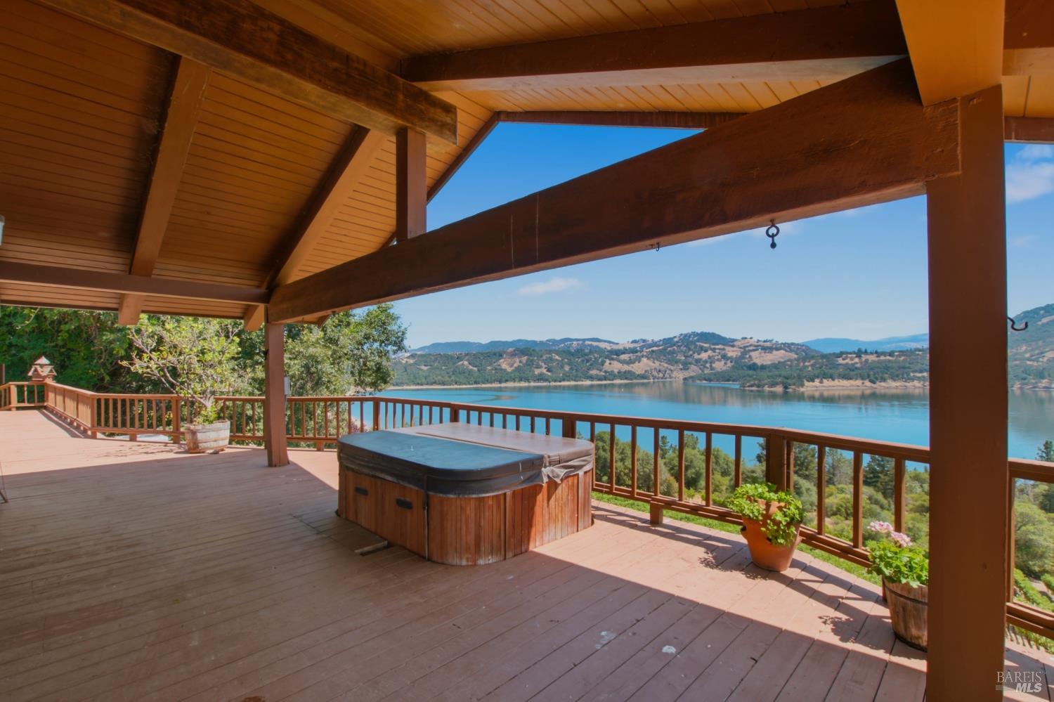 5301 Lake Ridge Road Ukiah, CA 95482 - Photo 4 of 59