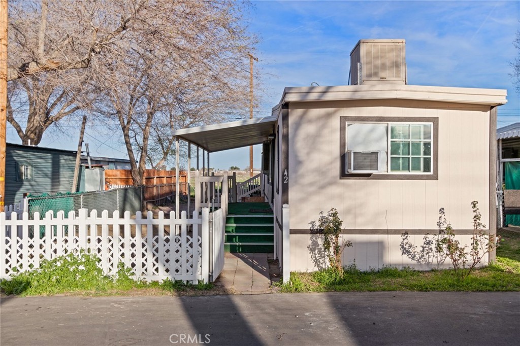 45446 7th Street, Unit 42 Lancaster, CA 93535 - Photo 2 of 16