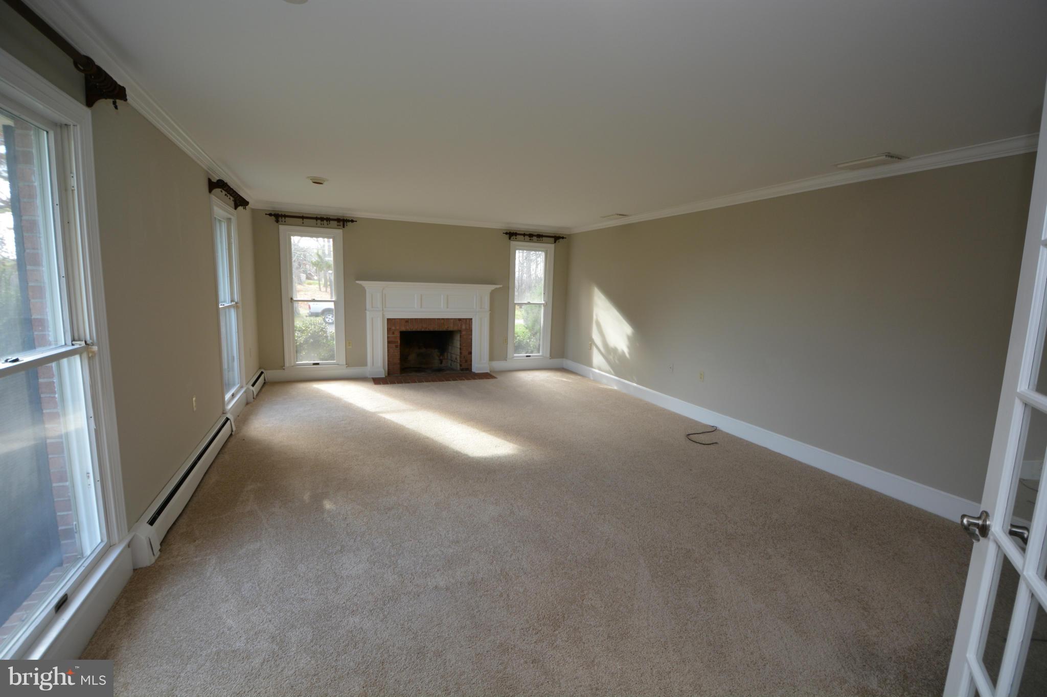 3820 Middle Road Winchester, VA 22602 - Photo 7 of 25 Living Room