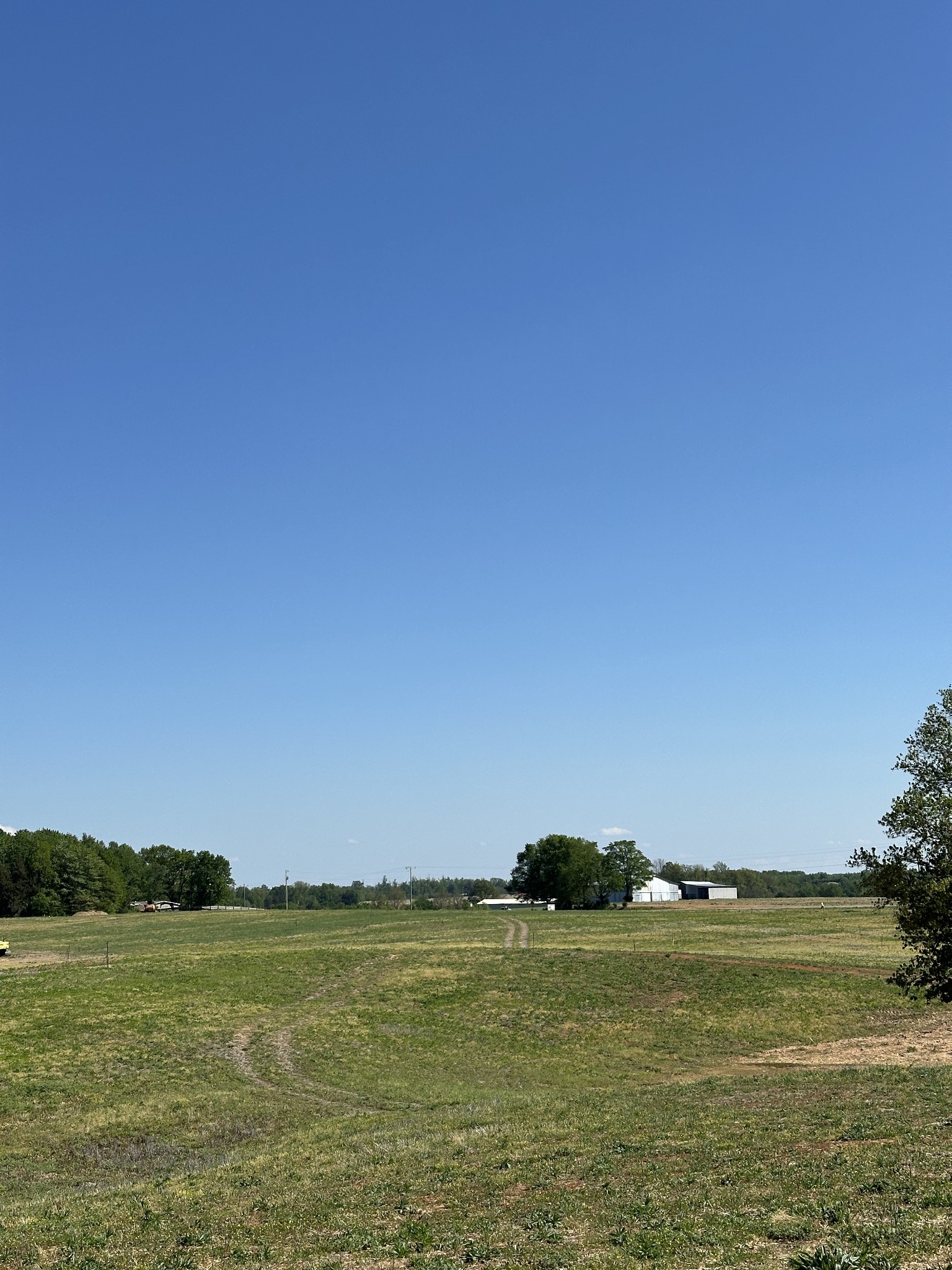 2129 Highway 259 Portland, TN 37148 - Photo 3 of 23 a view of an ocean