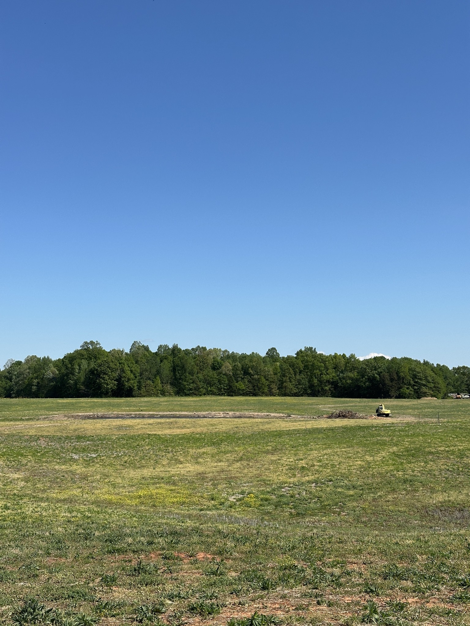 2129 Highway 259 Portland, TN 37148 - Photo 4 of 23 a view of a lake from a yard