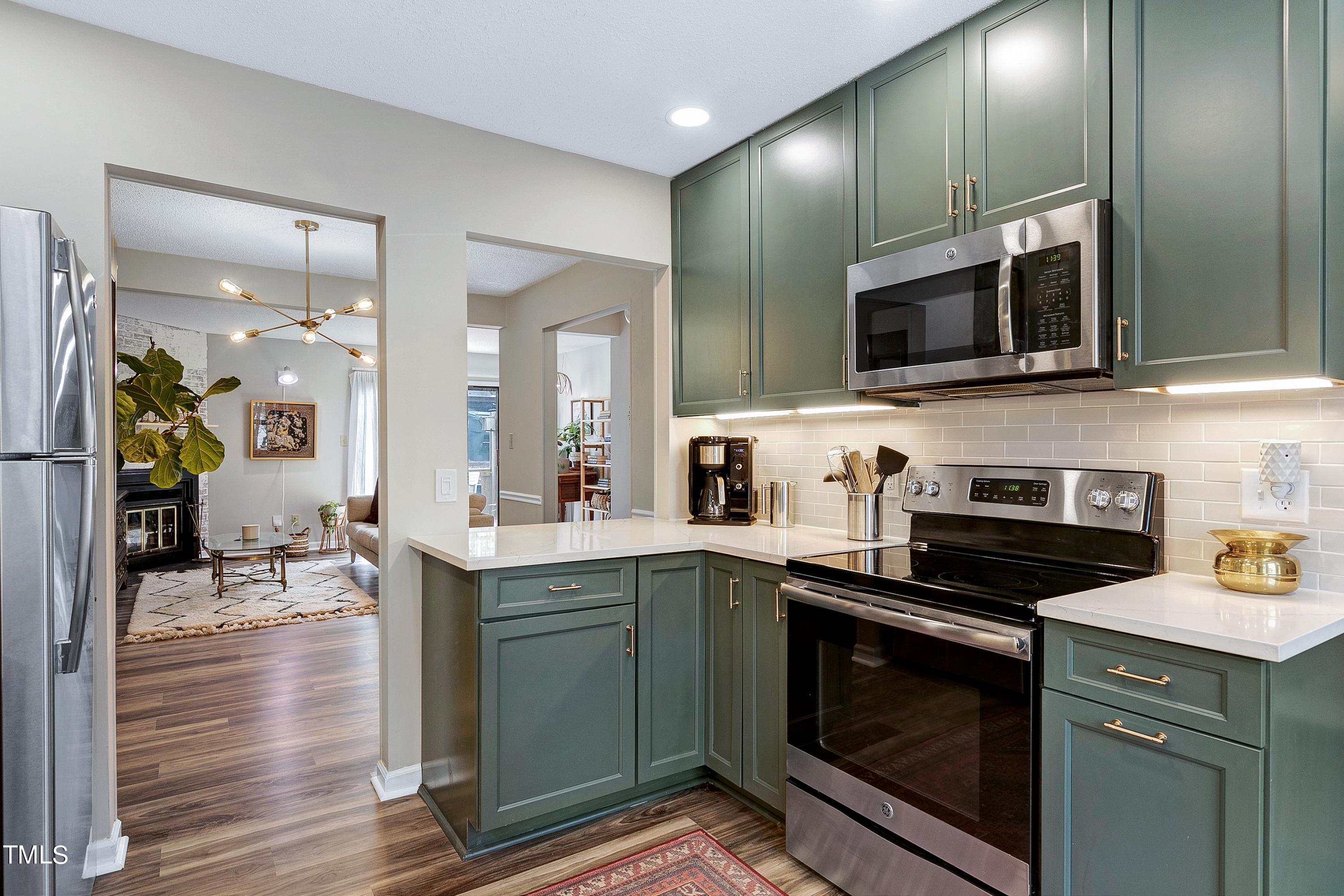 6562 English Oaks Drive Raleigh, NC 27615 - Photo 2 of 31 259A9578-3000