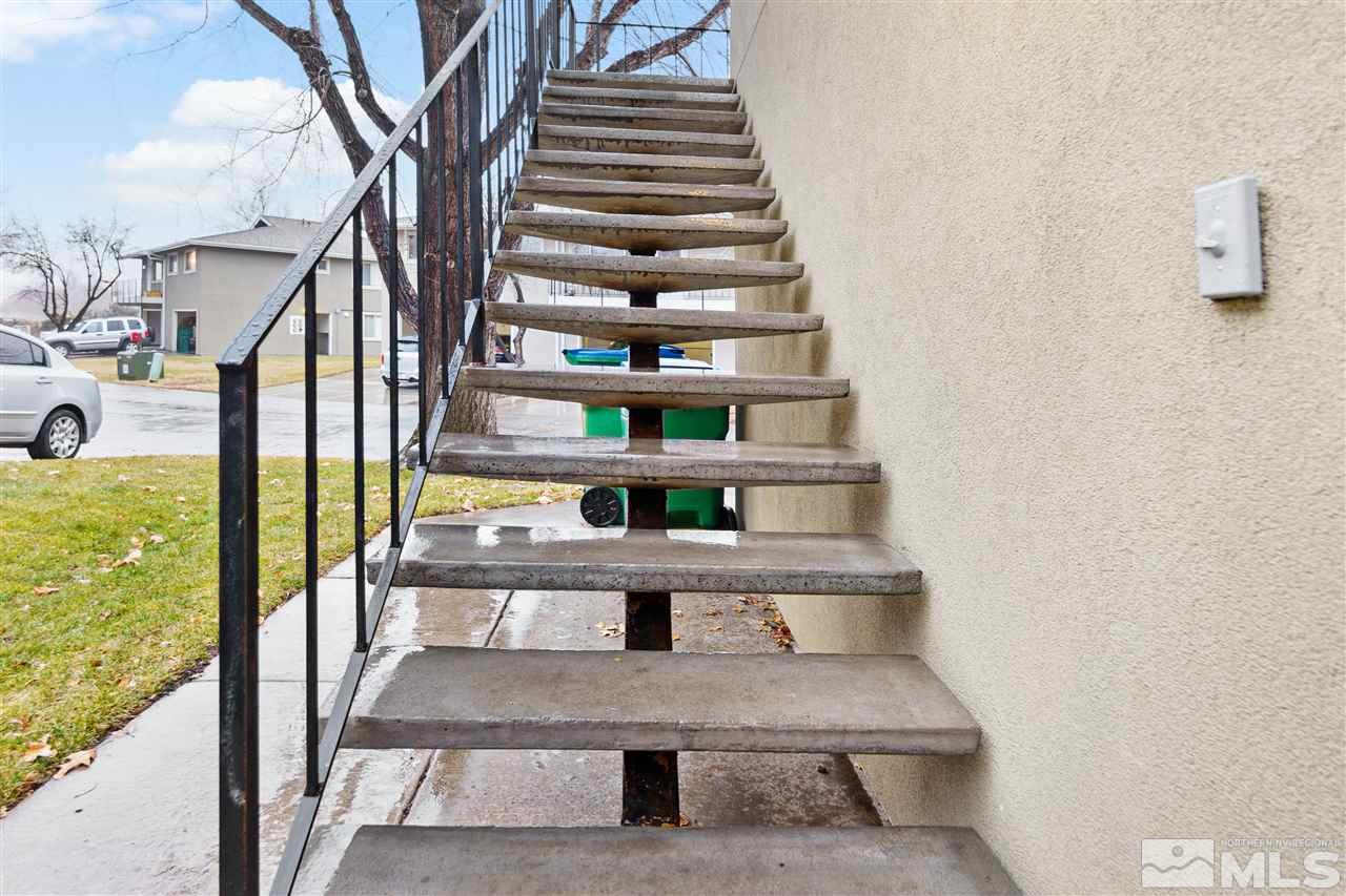 5060 Neil Road, Unit 4 Reno, NV 89502 - Photo 5 of 24 Photo 5