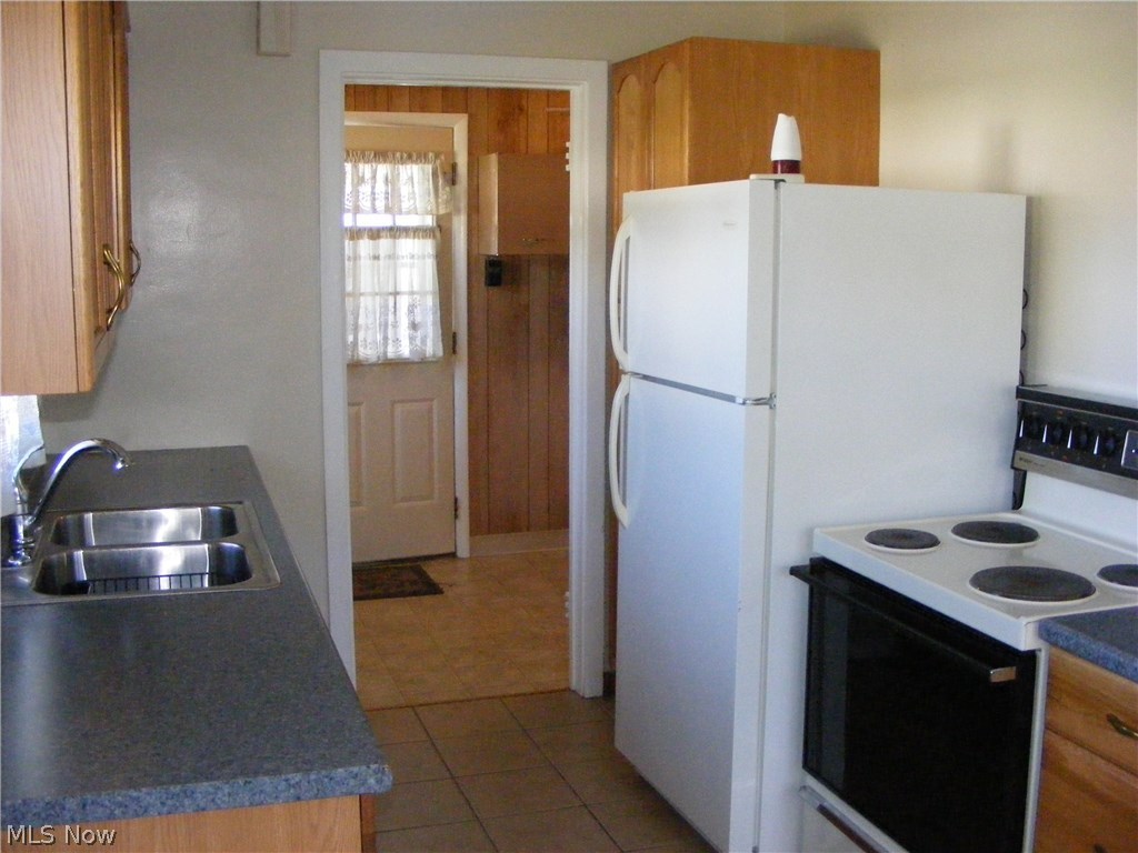 689 Weller Road Elyria, OH 44035 - Photo 15 of 24 Gallery Image 15