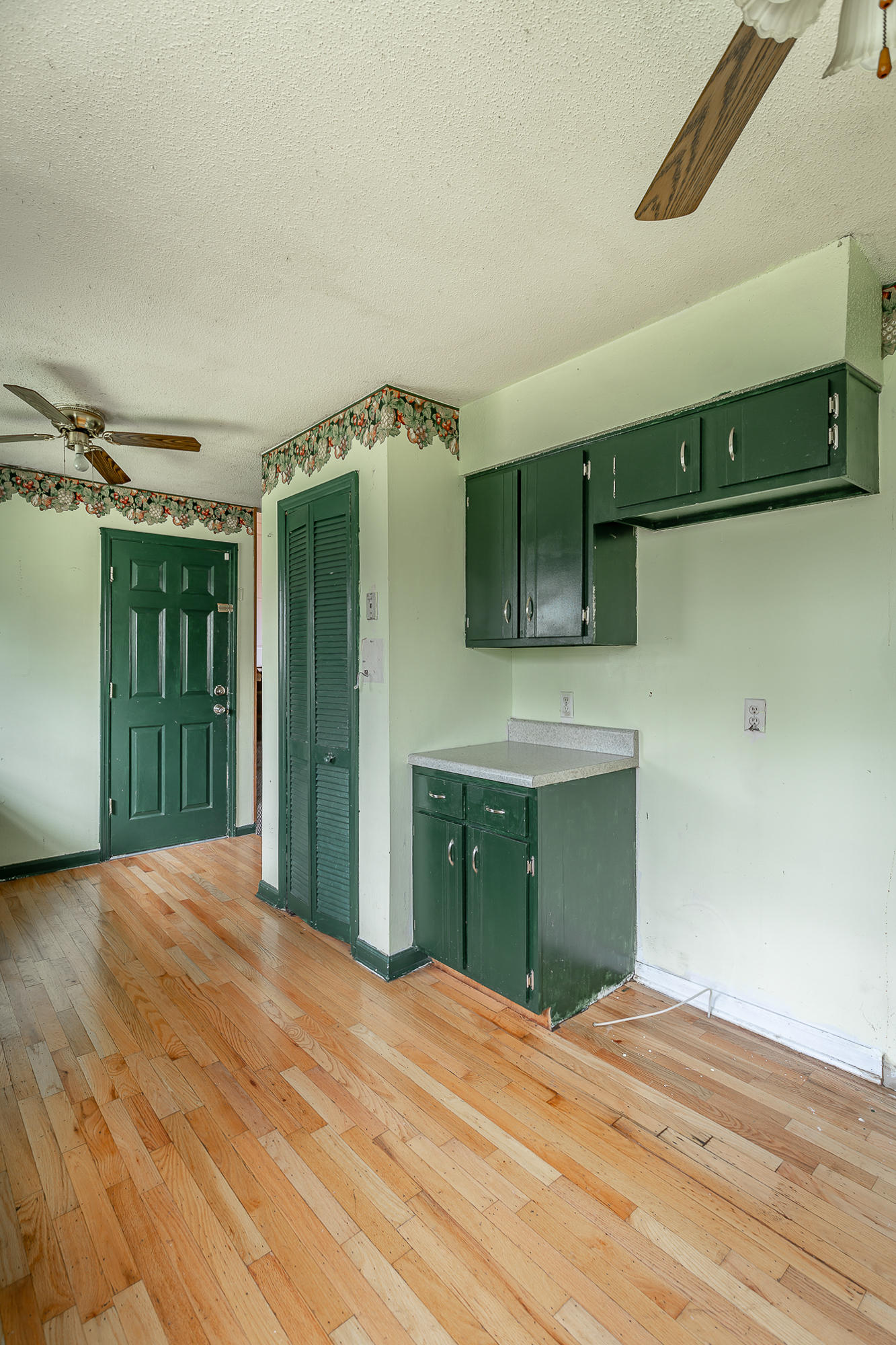 1607 North Chester Road Hixson, TN 37343 - Photo 17 of 31 1607 N Chester Road-17