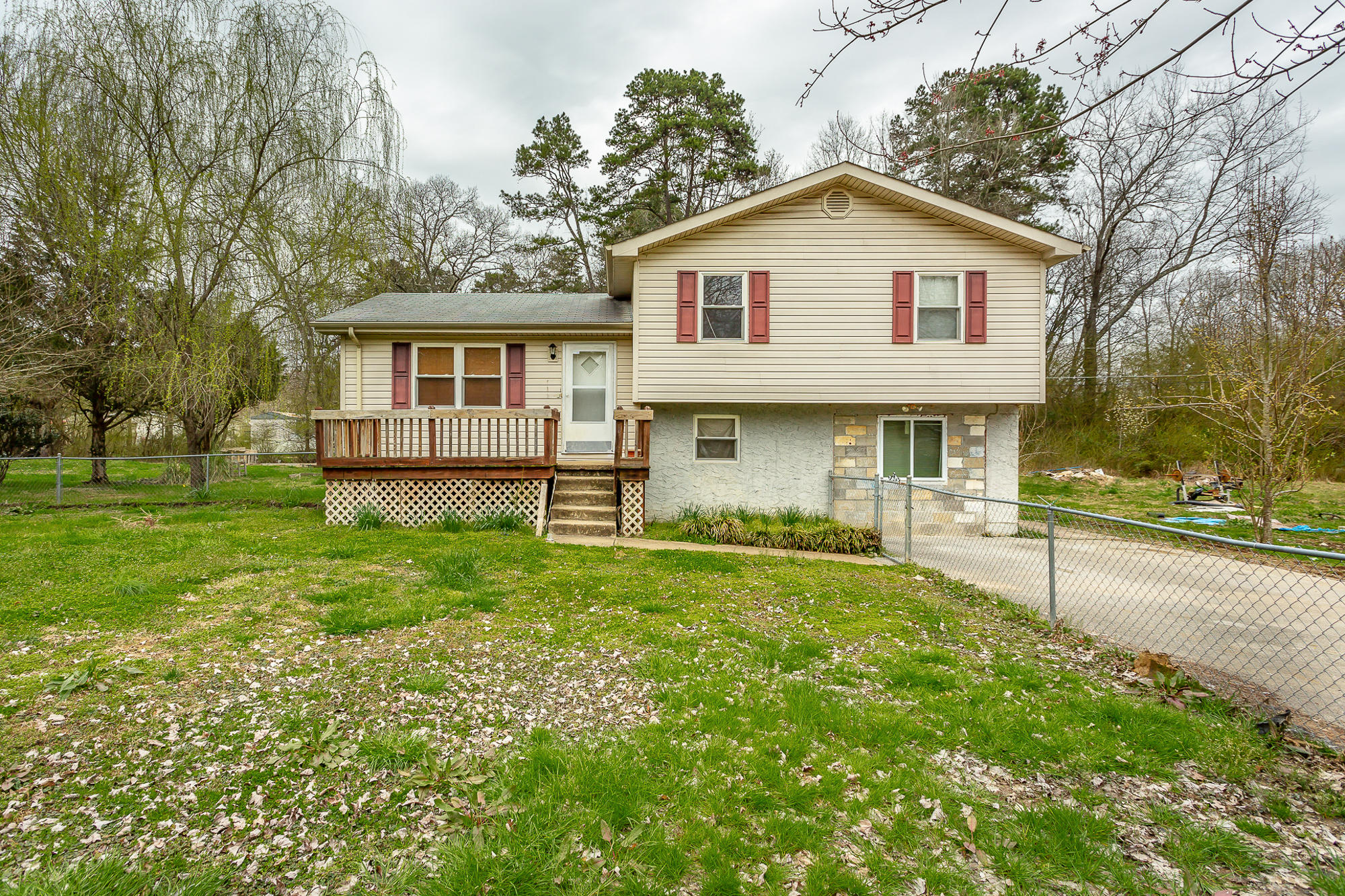 1607 North Chester Road Hixson, TN 37343 - Photo 2 of 31 1607 N Chester Road-3