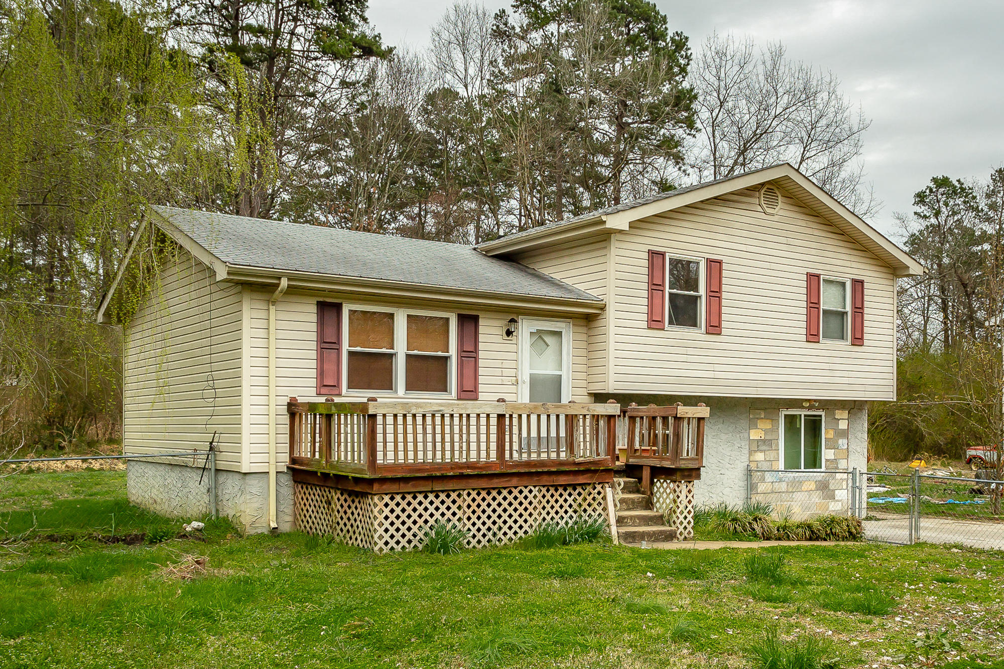 1607 North Chester Road Hixson, TN 37343 - Photo 3 of 31 1607 N Chester Road-6