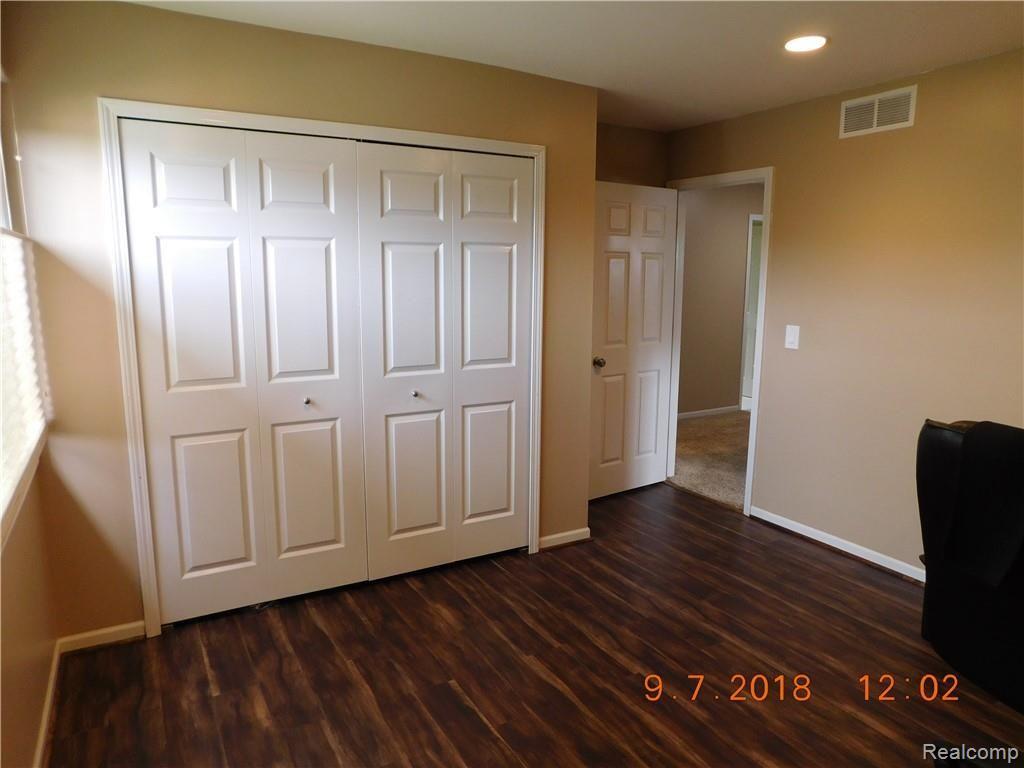 37335 Chesapeake Road Farmington Hills, MI 48335 - Photo 30 of 48