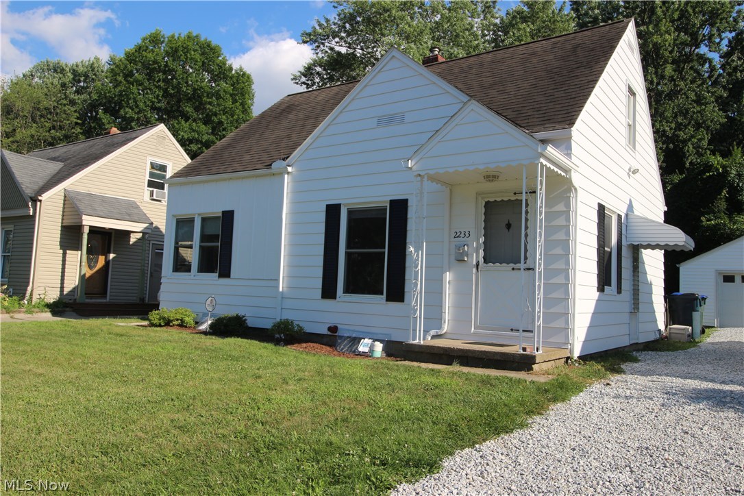 2233 Harding Road Cuyahoga Falls, OH 44223 - Photo 2 of 24
