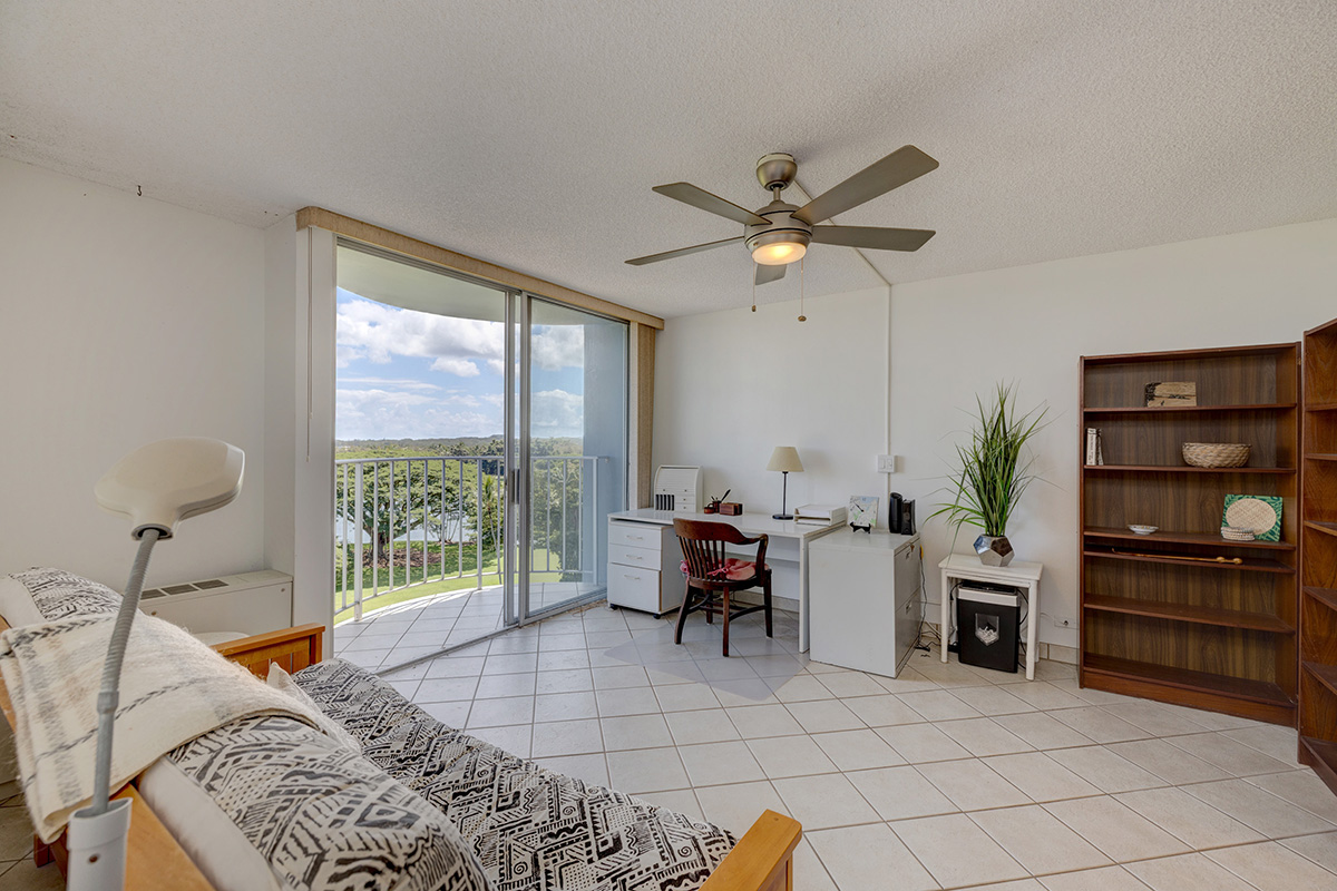 101 Aupuni Street, Unit 802 Hilo, HI 96720 - Photo 12 of 29 a living room with furniture