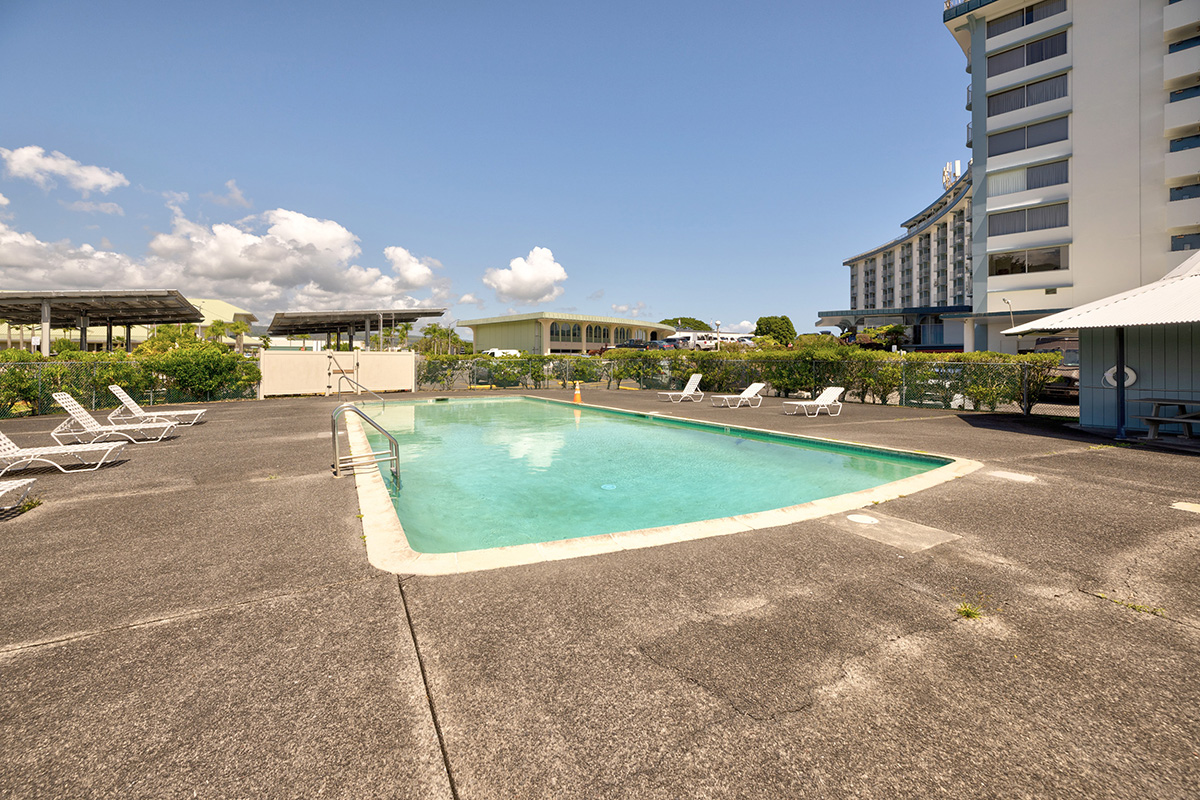 101 Aupuni Street, Unit 802 Hilo, HI 96720 - Photo 27 of 29 a view of a basketball court