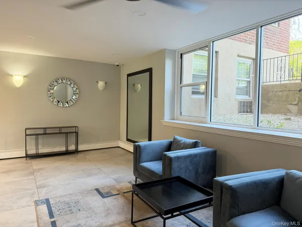 $299,000 | 185 South Middle Neck Road, Unit 3C, Great Neck, NY 11021