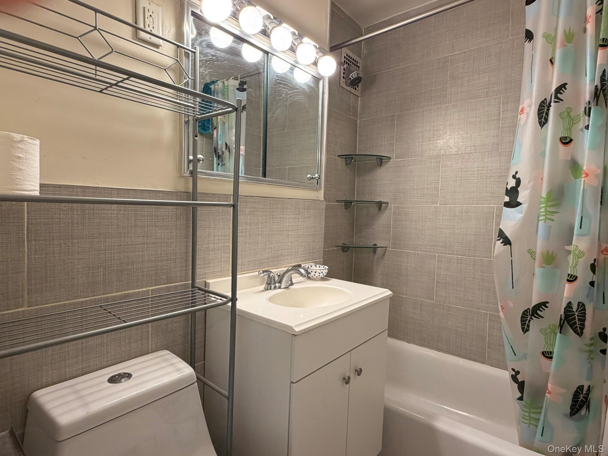 185 South Middle Neck Road, Unit 3C Great Neck, NY 11021 - Photo 7 of 13