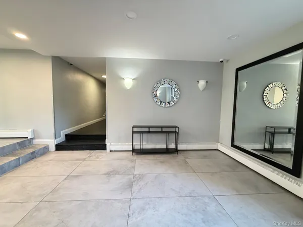 $299,000 | 185 South Middle Neck Road, Unit 3C, Great Neck, NY 11021