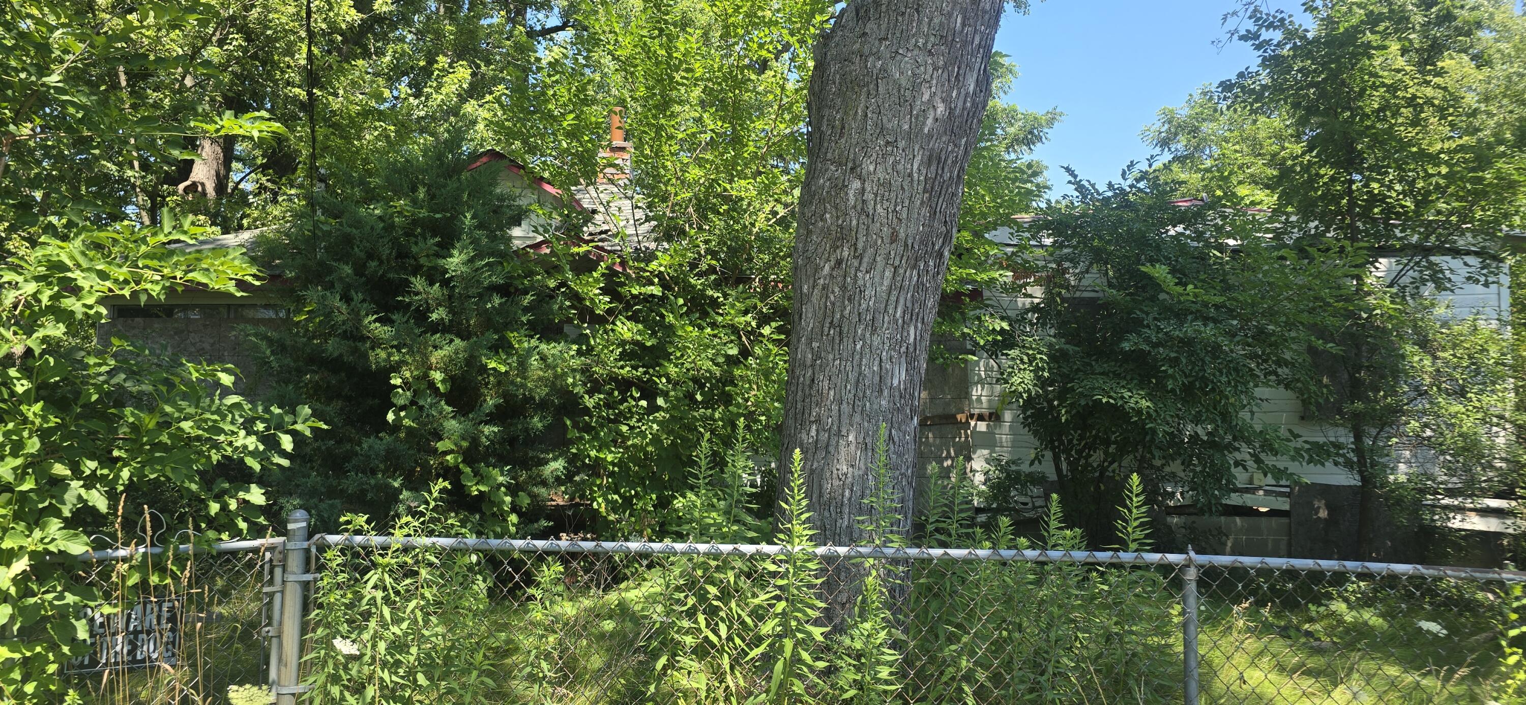 W1000 Eau Claire Road Bloomfield, WI 53128 - Photo 3 of 8 20250728_123648