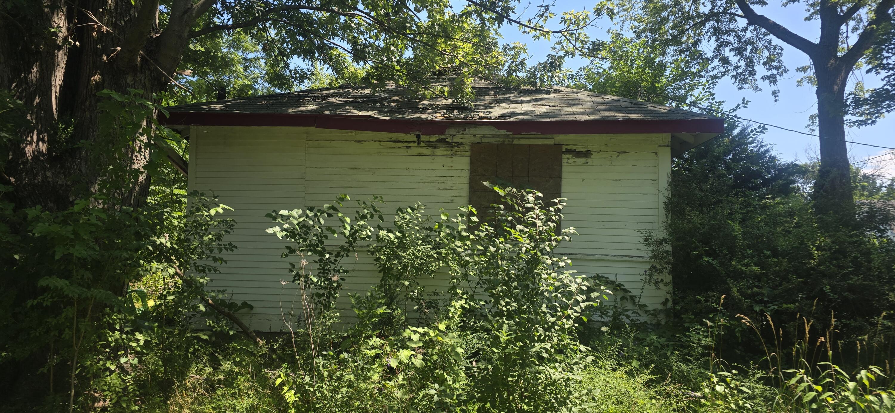 W1000 Eau Claire Road Bloomfield, WI 53128 - Photo 4 of 8 20250728_123722