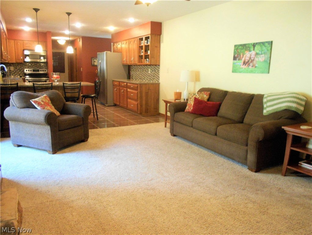 25 Tanglewood Road Belpre, OH 45714 - Photo 12 of 28 Family room measures 16x12