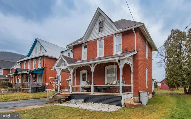 $199,500 | 19 South Chestnut Street, Mill Hall, PA 17751