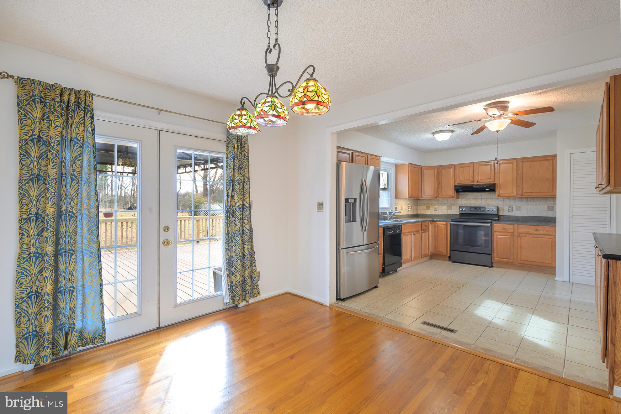 50 Olde Concord Road Stafford, VA 22554 - Photo 12 of 41 Bright kitchen with charming details.