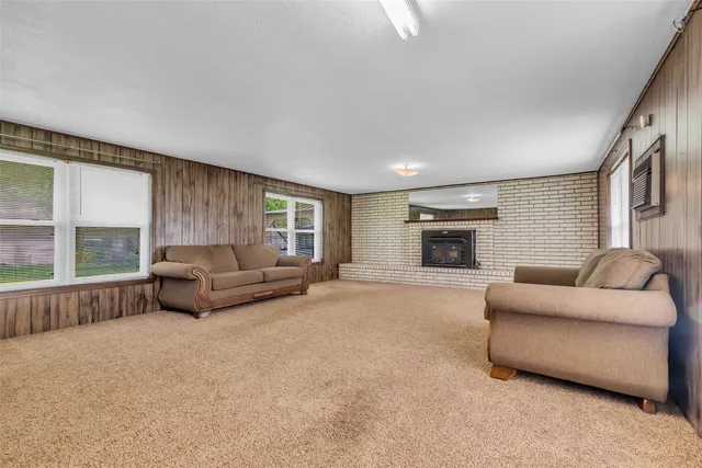 $255,000 | 302 Channelview Drive, Anahuac, TX 77514