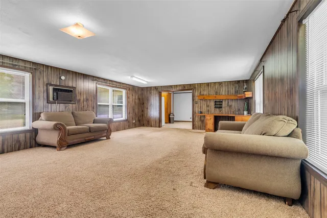 $255,000 | 302 Channelview Drive, Anahuac, TX 77514