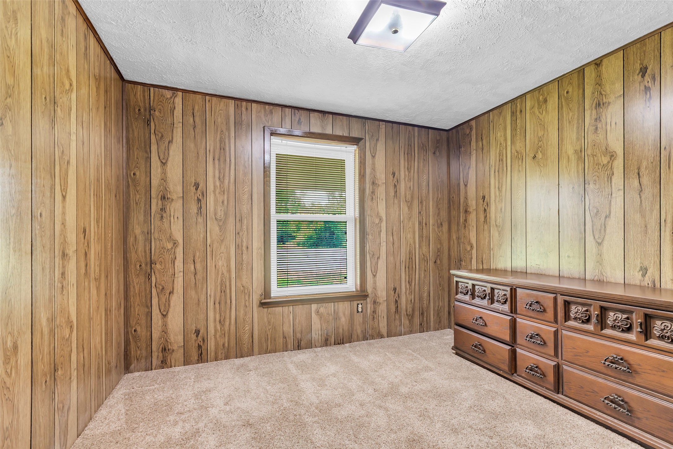 302 Channelview Drive Anahuac, TX 77514 - Photo 25 of 35 a view of a room with windows