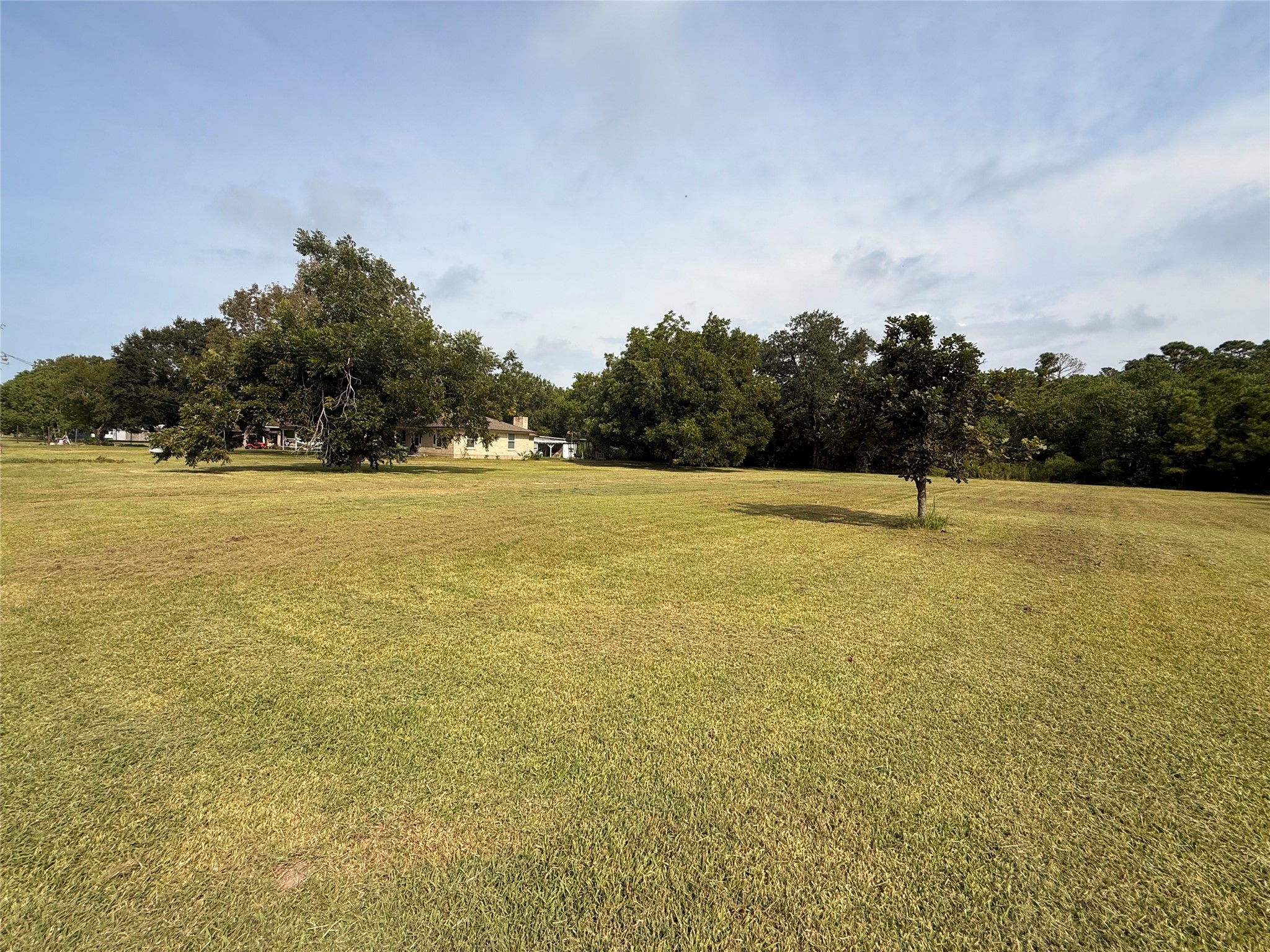 302 Channelview Drive Anahuac, TX 77514 - Photo 32 of 35 a view of an ocean and beach