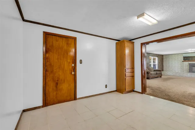 $255,000 | 302 Channelview Drive, Anahuac, TX 77514