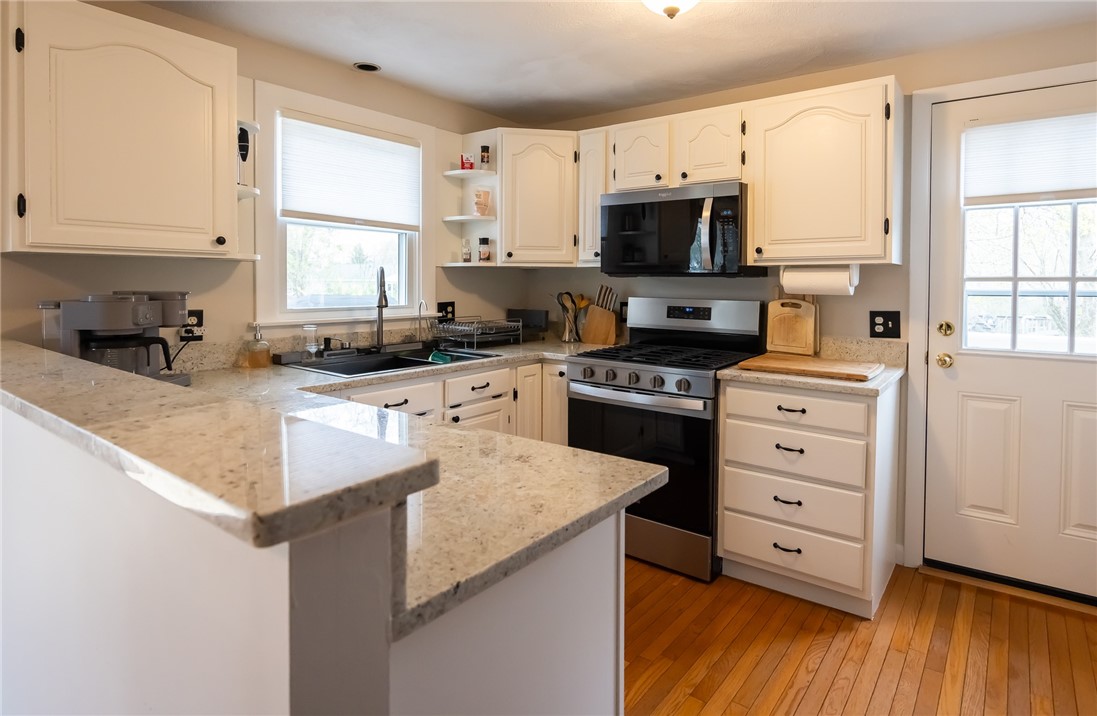 47 Long Street Warwick, RI 02886 - Photo 11 of 42