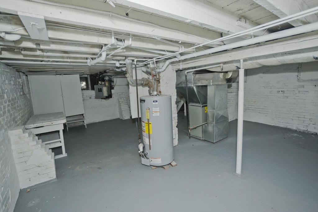 81 Hayden Avenue Springfield, MA 01109 - Photo 31 of 34 a view of a room with gym equipment