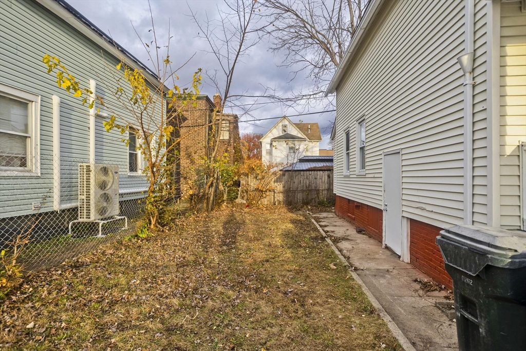 81 Hayden Avenue Springfield, MA 01109 - Photo 4 of 34 a backyard of a house