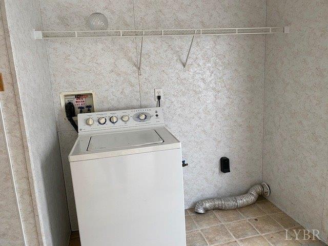 2075 New Bethel Road Meherrin, VA 23954 - Photo 19 of 32 a utility room with dryer and washer