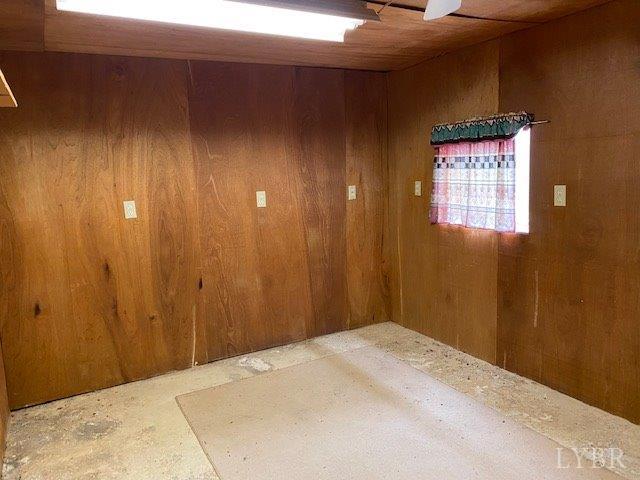 2075 New Bethel Road Meherrin, VA 23954 - Photo 29 of 32 a bedroom with a bed