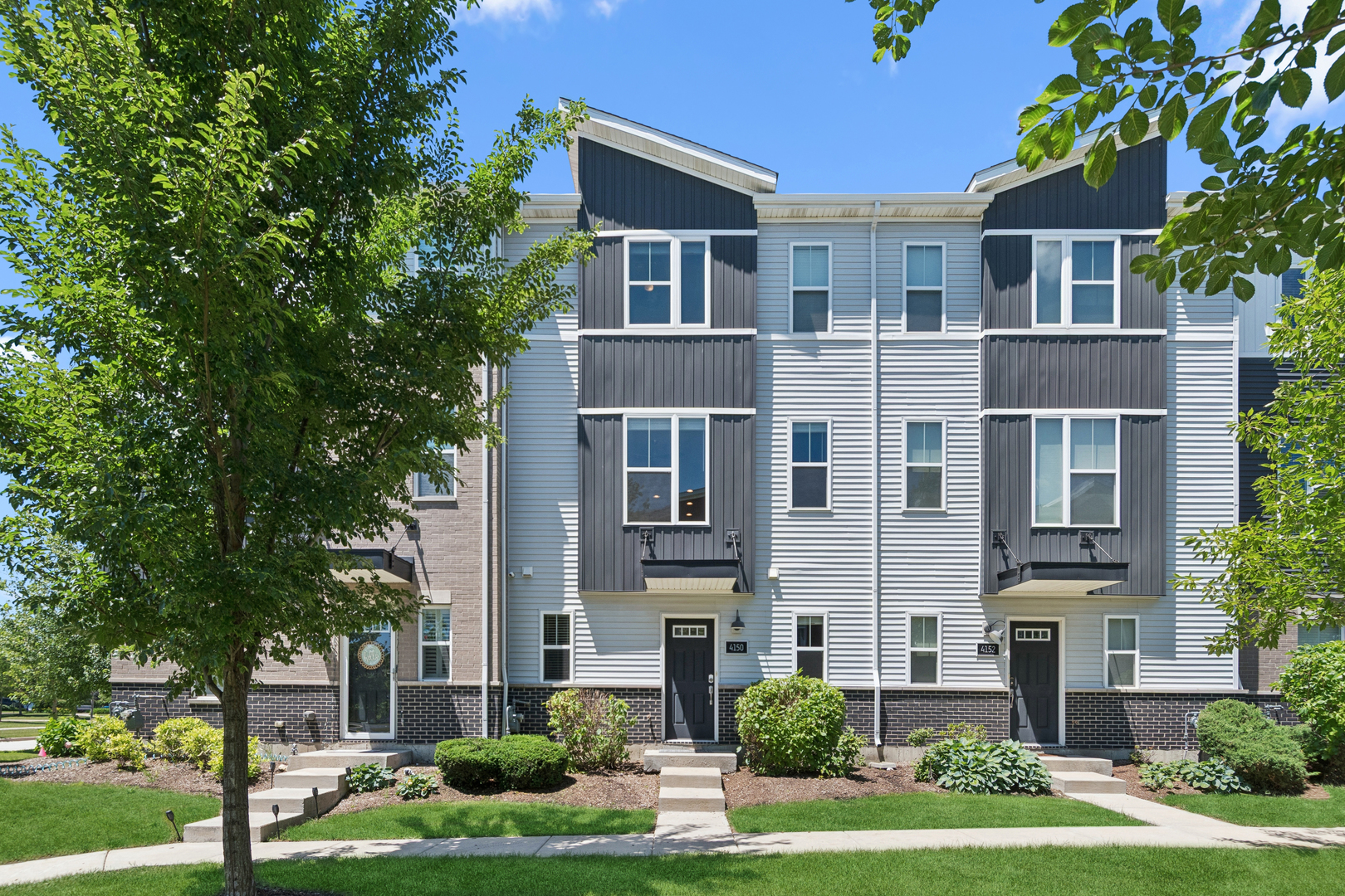 4150 Irving Road Aurora, IL 60504 - Photo 1 of 20