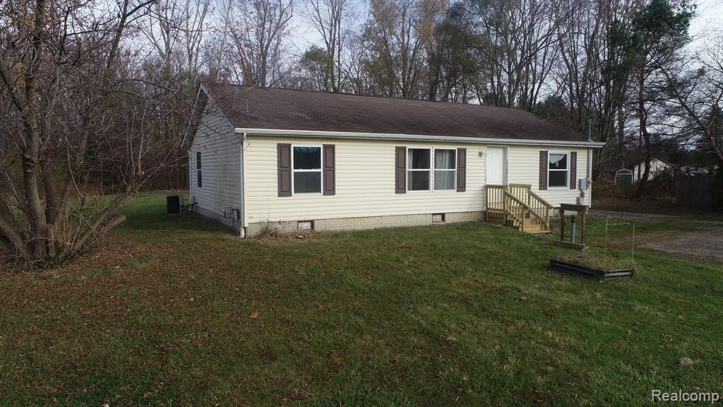 2317 Imlay City Road Lapeer, MI 48446 - Photo 16 of 44