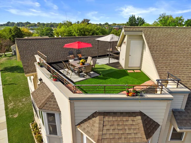 $419,900 | 2009 North Cambridge Avenue, Milwaukee, WI 53202