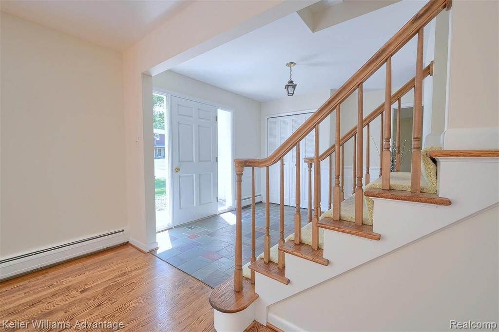 30025 Fox Grove Road Farmington Hills, MI 48334 - Photo 6 of 58