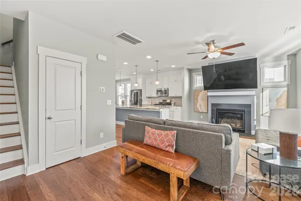 $2,700 | 554 Amalfi Drive, Davidson, NC 28036