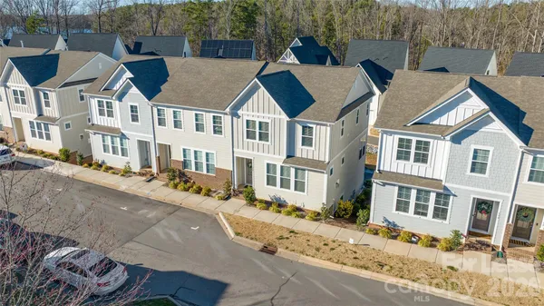 $2,700 | 554 Amalfi Drive, Davidson, NC 28036