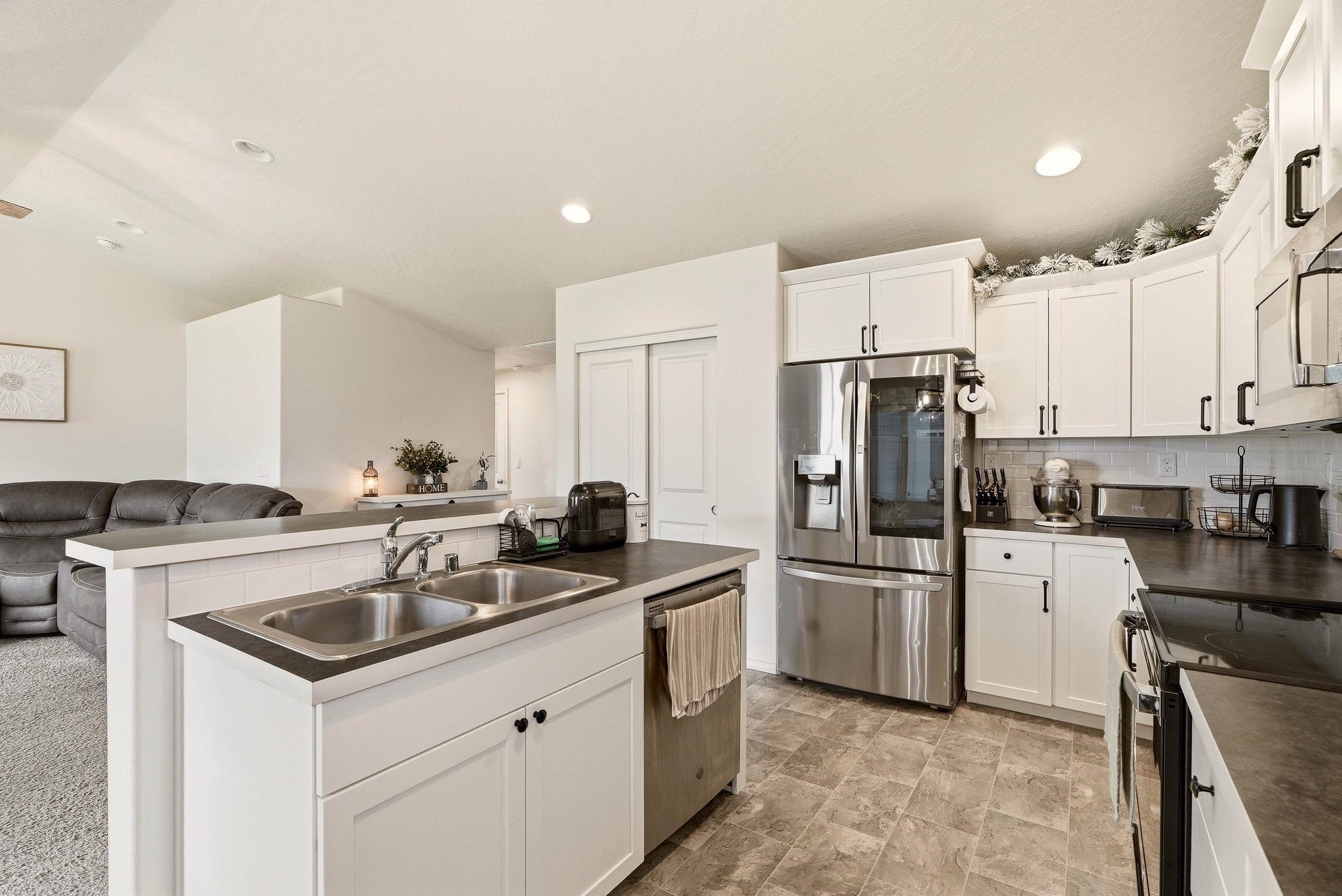 5508 South Sherri Lee Road Spokane, WA 99224 - Photo 6 of 16