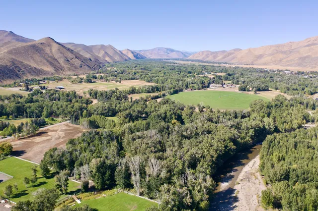 $3,500,000 | 113-117 Lower Broadford Road, Bellevue, ID 83313