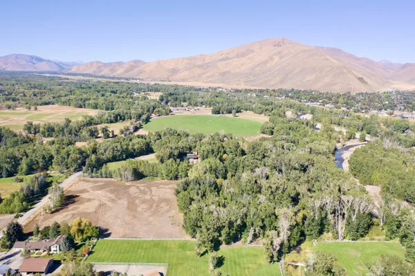 $3,500,000 | 113-117 Lower Broadford Road, Bellevue, ID 83313