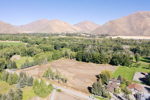 $3,500,000 | 113-117 Lower Broadford Road, Bellevue, ID 83313