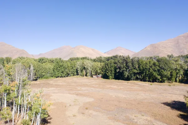 $3,500,000 | 113-117 Lower Broadford Road, Bellevue, ID 83313