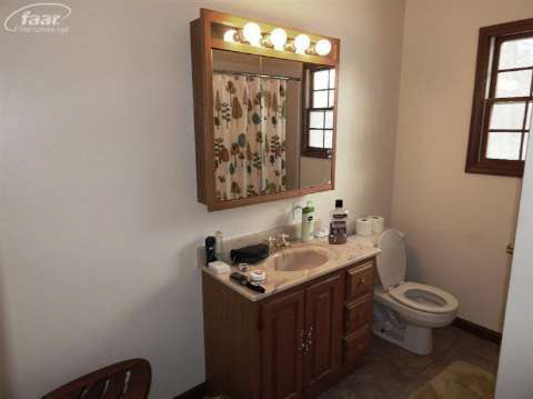 4120 East Coldwater Road Flint, MI 48506 - Photo 14 of 17 20392995-13.JPG