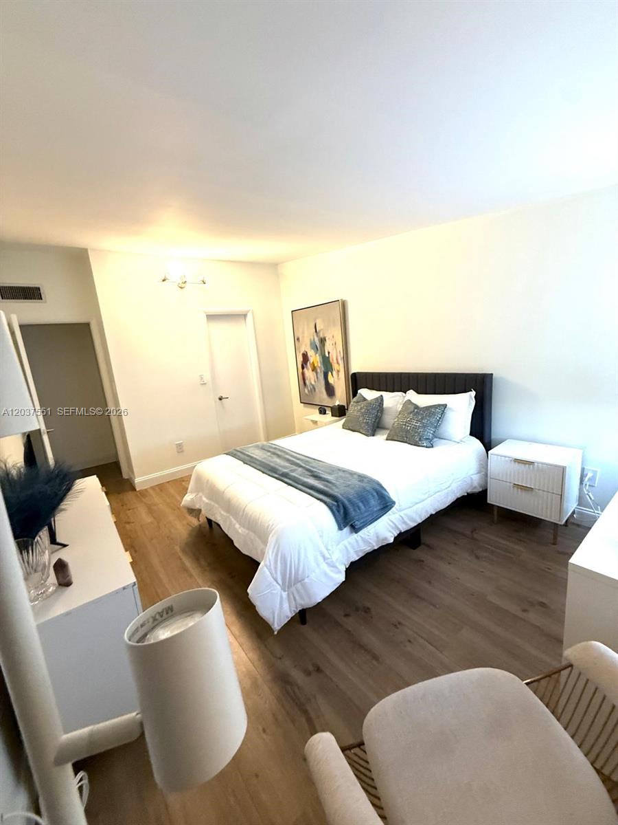 7968 Southwest 105th Place Miami, FL 33173 - Photo 25 of 29 Bedroom 3