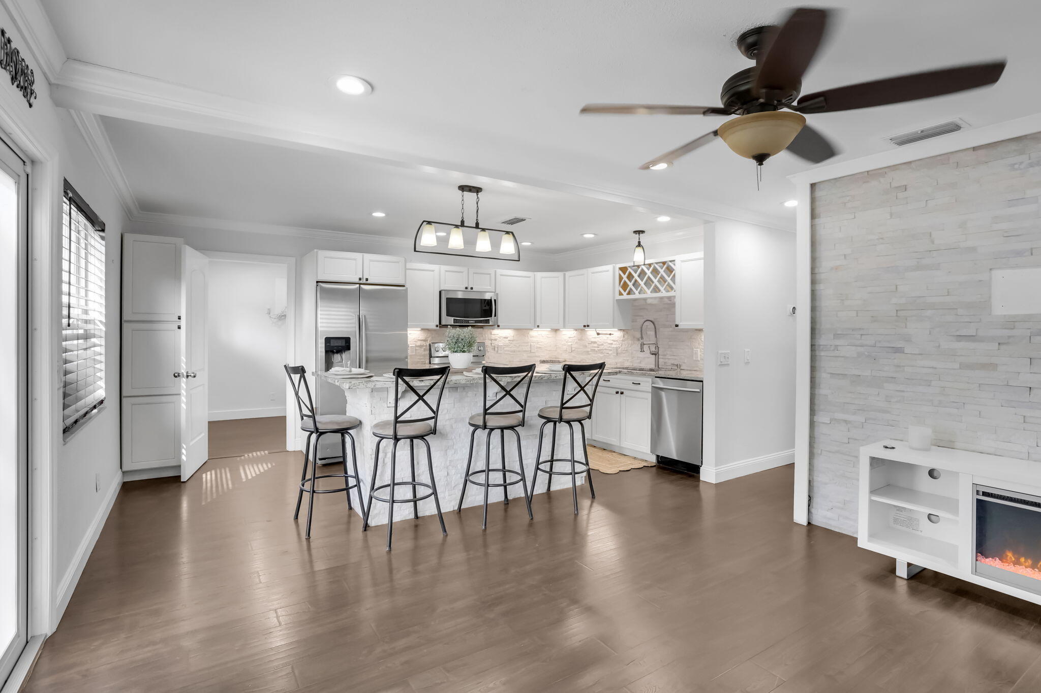7676 4th Terrace Lake Worth, FL 33463 - Photo 3 of 16 7676 Kitchen Living