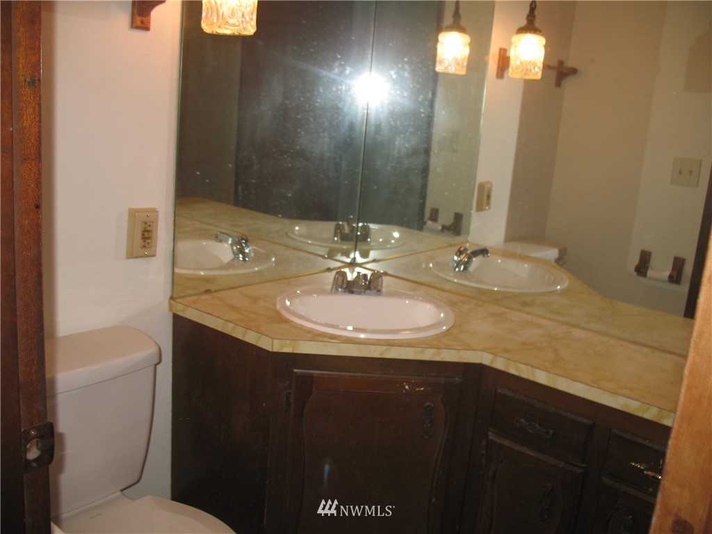 17325 Brook Boulevard Bothell, WA 98012 - Photo 14 of 24
